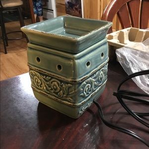 Brand new scentsy pot!